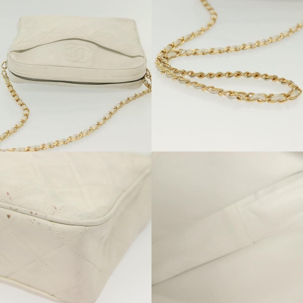 Chanel Matelasse Chain Shoulder Bag - Picture 4 of 7